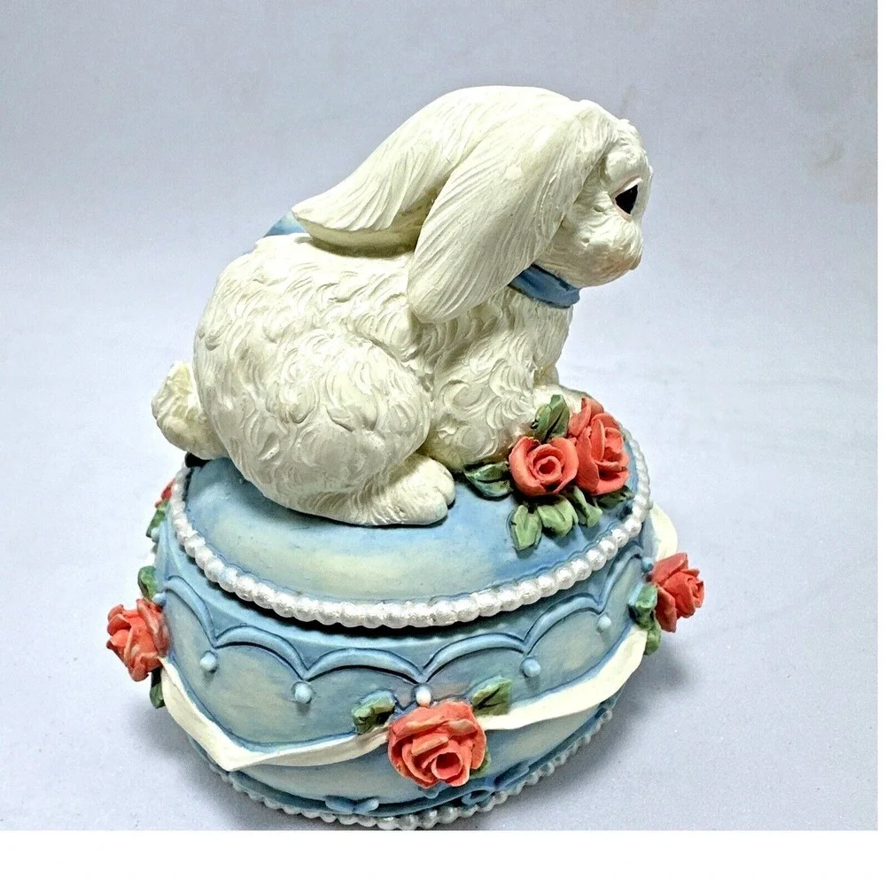 Heritage House Melodies The County Fair‎ Collection Love Story Musical Bunny